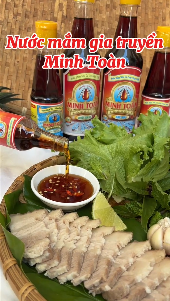 Nước mắm Gia truyền Minh Toàn